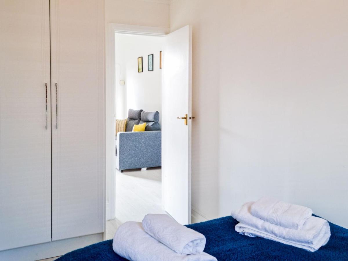 Ferienwohnung Pass The Keys Wimbledon Hideaway London Exterior foto