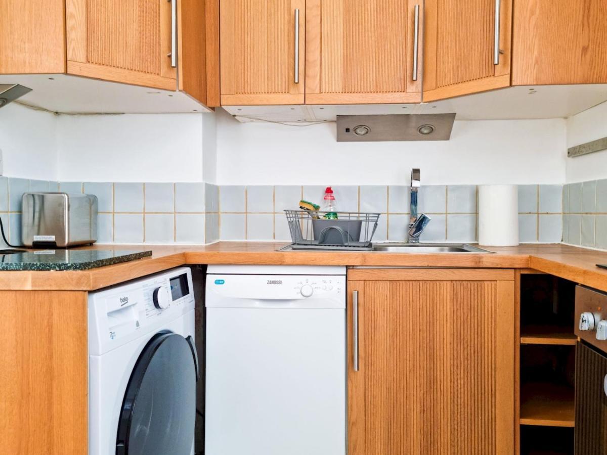 Ferienwohnung Pass The Keys Wimbledon Hideaway London Exterior foto