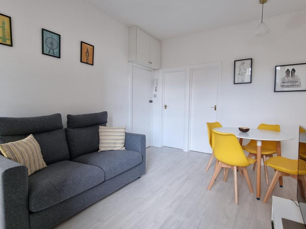 Ferienwohnung Pass The Keys Wimbledon Hideaway London Exterior foto