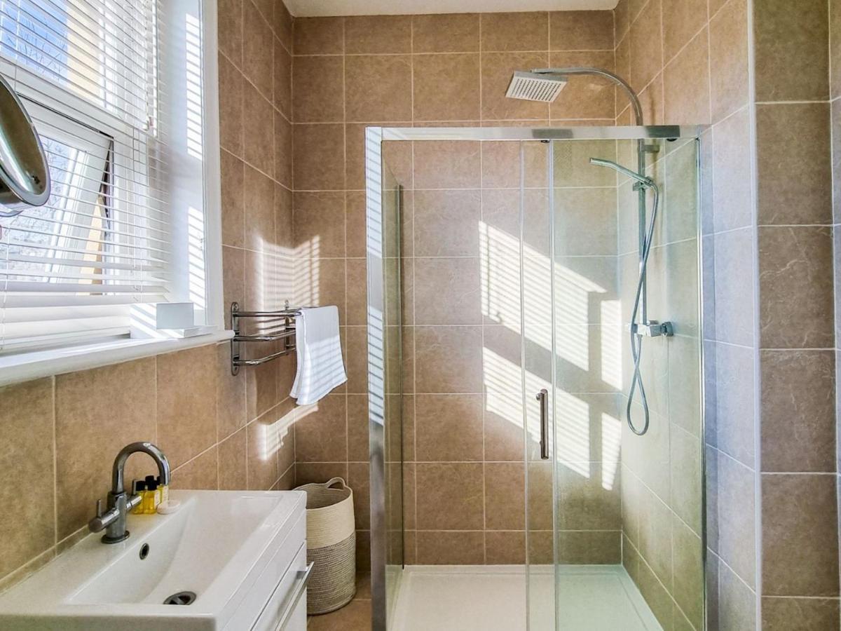 Ferienwohnung Pass The Keys Wimbledon Hideaway London Exterior foto