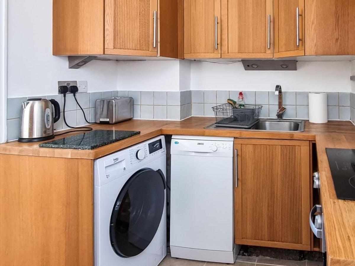 Ferienwohnung Pass The Keys Wimbledon Hideaway London Exterior foto