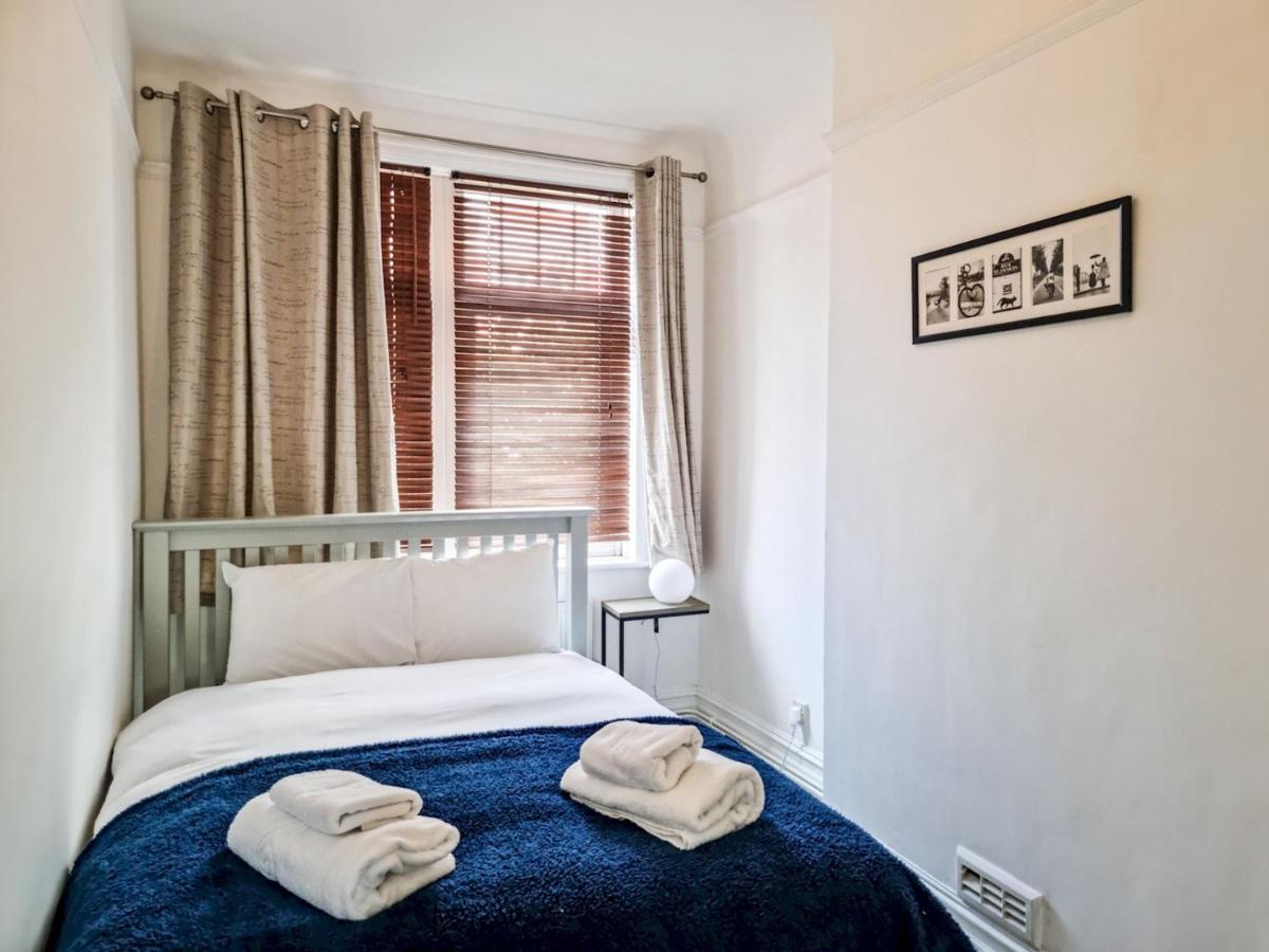 Ferienwohnung Pass The Keys Wimbledon Hideaway London Exterior foto