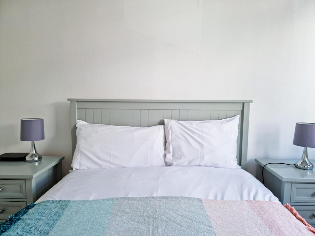 Ferienwohnung Pass The Keys Wimbledon Hideaway London Exterior foto