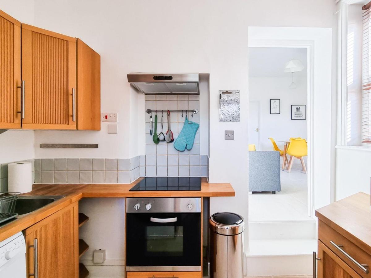 Ferienwohnung Pass The Keys Wimbledon Hideaway London Exterior foto